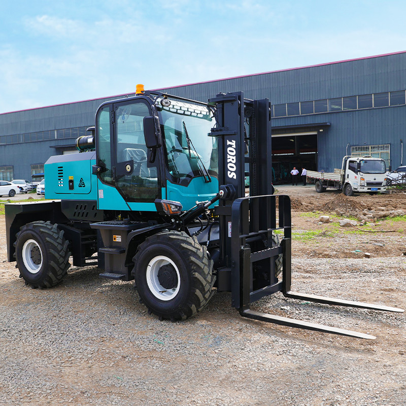 Seated 4 Wheel Drive Forklift 7 Ton Forklift With 48 In Fork Length